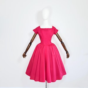 1950s Vintage Magenta Dress – Elegant Cotton Day Dress with Full Skirt - Fifties True Vintage 50s Style