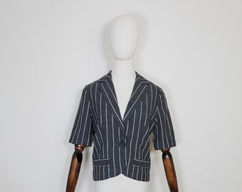 Blazer a medida de finales de los años 50, gris con rayas blancas, chaqueta abotonada de manga corta - Auténtico estilo vintage de los años 50