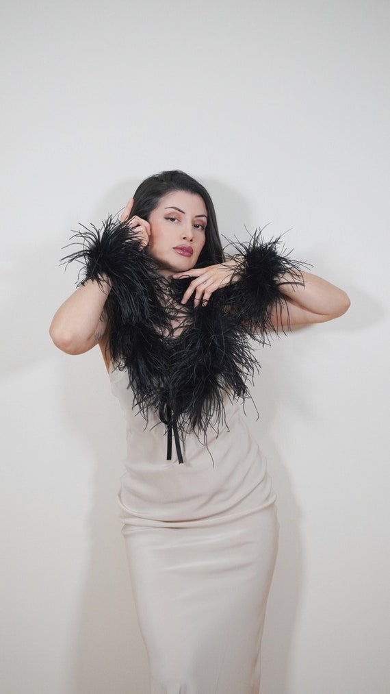 Glamorous 1930s Black Ostrich Feather Neck Collar 