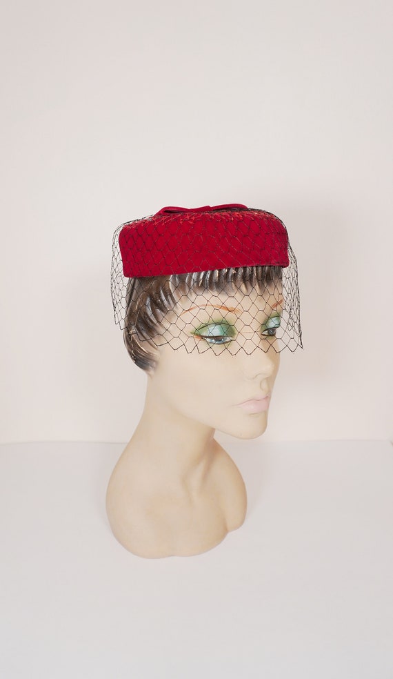 Exceptional RED Velvet 1950s Cap Style Cocktail C… - image 7