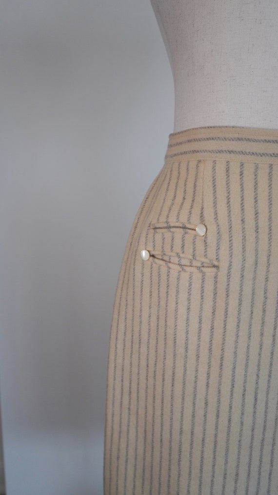 SMALL - MEDIUM Wool 1950s Cream Soft Grey Striped… - image 3