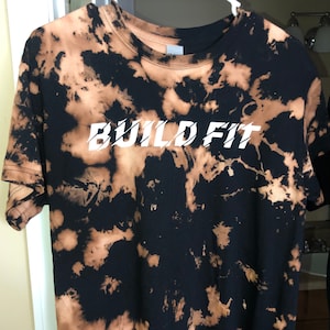 Bleach Dye BUILD FIT T-shirt with White Logo