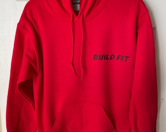 Rode BUILD FIT-hoodie met zwart logo