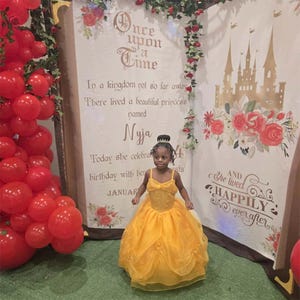 Sfondo per festa di compleanno principessa floreale rossa Castello da favola Decorazione Banner per primo compleanno Baby Shower Photobooth Addio al nubilato Accessorio per festa