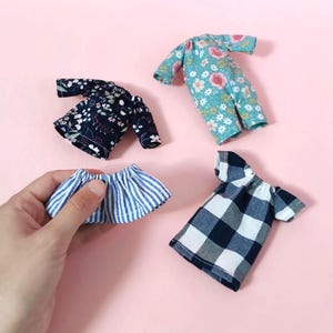 Modello per vestiti per bambole piccole, cucito di vestiti per bambole di pezza, vestiti per bambole in tessuto, modello PDF, vestiti lavorati a maglia, vestito per bambole, cucito per bambole