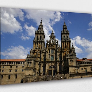 Santiago de Compostela en España Diseño de arte de pared en lienzo / Decoración de impresión de póster para decoración del hogar y la oficina / PÓSTER o LIENZO LISTO para colgar.