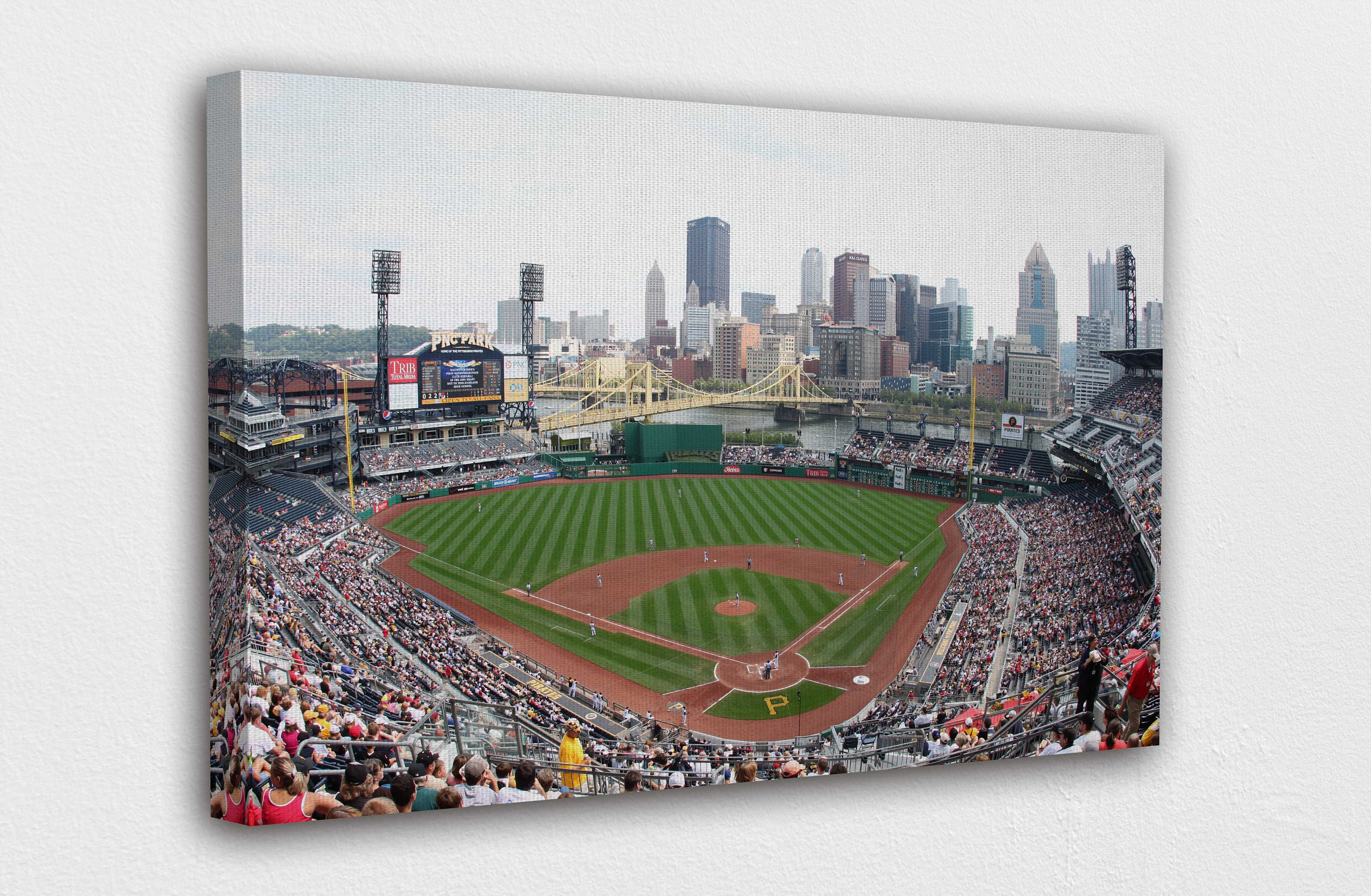 Pirates Clubhouse Store' signage at PNC Park, home of the Pittsburgh  Fotografía de noticias - Getty Images