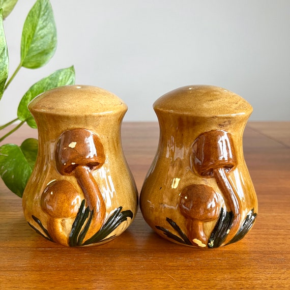 Salt & Pepper Shakers Set of 2/Vintage Mushroom Ceramic Salt & Pepper