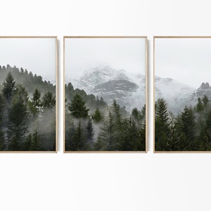 Wald 3-teiliges Set Drucke Scandi Nebliger Wald 3-teilig Wanddekor nebliger Berg-Druck Wald 3-teiliger Druck nordisches Wald-Set Skandinavisch Foto