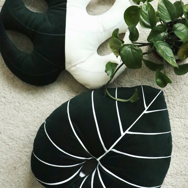 Gloriosum & Philodendron Leaf Pillow, Maple Leaf Pillow, Soft Cozy Plant Pillow, Minimalist Velvet Green Couch Pillow, Modern Homer Decor