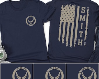 T-shirt met op maat gemaakt "Proud Proud Air Force Mom", T-shirt voor het hele Air Force-gezin, gepersonaliseerd afstudeercadeau voor de luchtmacht, T-shirt voor militaire moeders, cadeau voor de luchtmacht
