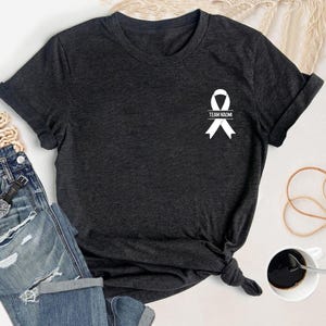 Lung Cancer Team Support Shirt, Bewusstsein T-Shirt mit weißem Band, Support Squad, passende Familien Team Shirts, Krieger Überlebend Geschenk, individueller Name