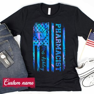 Apotekare amerikansk flagga T-shirt, söt apotekare skjorta, apotekare tee, apoteksliv, droglangare skjorta, apotekare gåva bild 1
