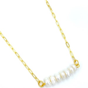 Dainty Gold Chain & Freshwater Pear Necklace