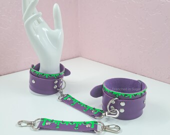 Gruselige tropfende Fledermaus Sprinkle Kunstleder Handschellen Set, Goth Fesseln
