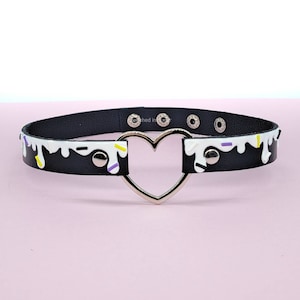 Collier ras de cou pailleté coloré, collier goutte à goutte gouttes arc-en-ciel, tour de cou coeur, tour de cou non binaire, jaune blanc violet noir