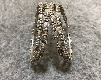 Set von 4 antike Berber Silber Armbänder aus Marokko, granulierte Sahara Armbänder, marokkanischen Schmuck