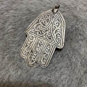 Morocco- Old Berber Silver Khamsa Pendant, Berber Hamsa, Hand Of Fatima, Berber Amulet, Gift For Her, Moroccan Jewelry