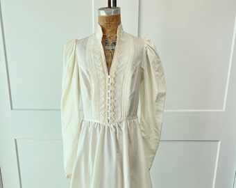 Vintage 1970s S/M Gunne Sax Victorian Style Lace Gown, 1970s Gunne Sax ...