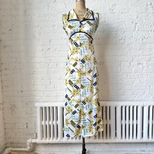 Vintage 1960s L/XL Geometric Wide Collared Zip Up Maxi Dress