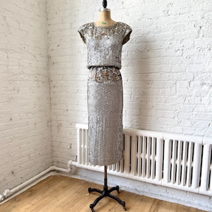 True Vintage 1980s Silver Silk Fully Beaded Sequin Dress with Keyhole Back – 1980s Vintage Silver Cocktail Dress