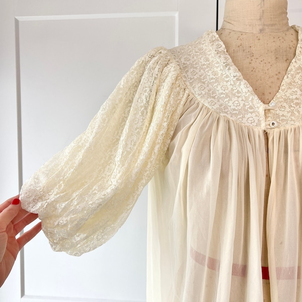 Vintage 1960s Ivory Lace Balloon Sleeve Negligee