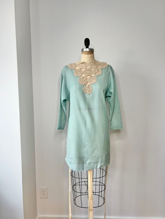 Vintage 1960s Handmade Linen and Crochet Long Sle… - image 1