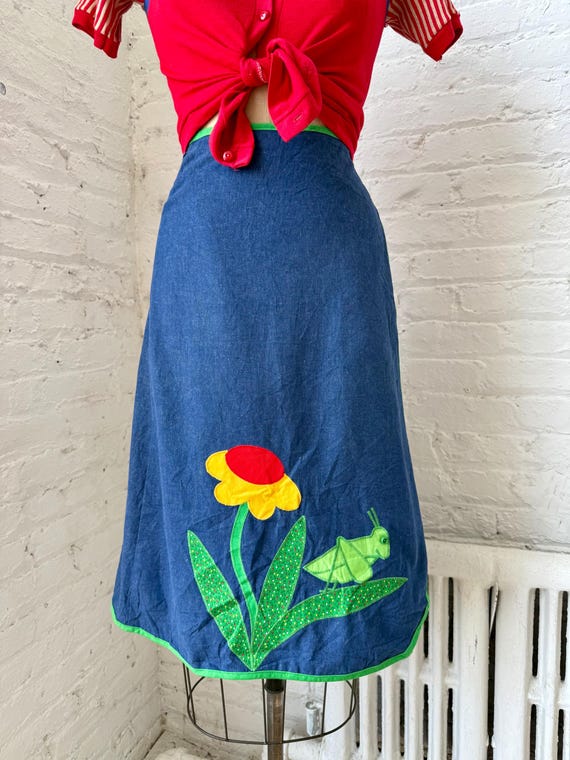 Vintage 1970s Grasshopper & Flower Appliqué Cotto… - image 5