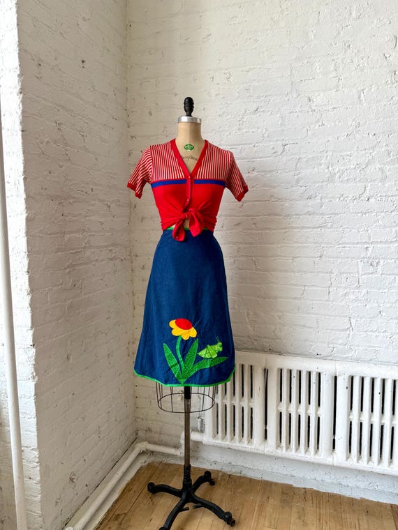 Vintage 1970s Grasshopper & Flower Appliqué Cotto… - image 1