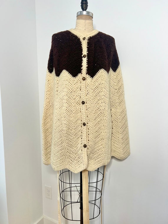 Vintage 1970s Brown & Off White Crochet Poncho - image 1