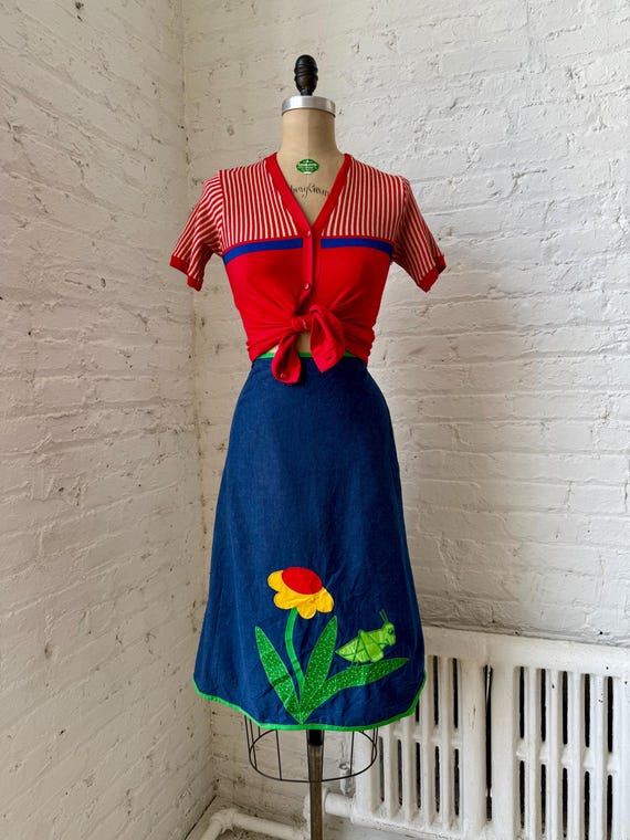 Vintage 1970s Grasshopper & Flower Appliqué Cotto… - image 2