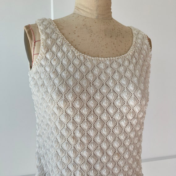 1950s S/M White Beaded Knit Fringe Tank - image 3