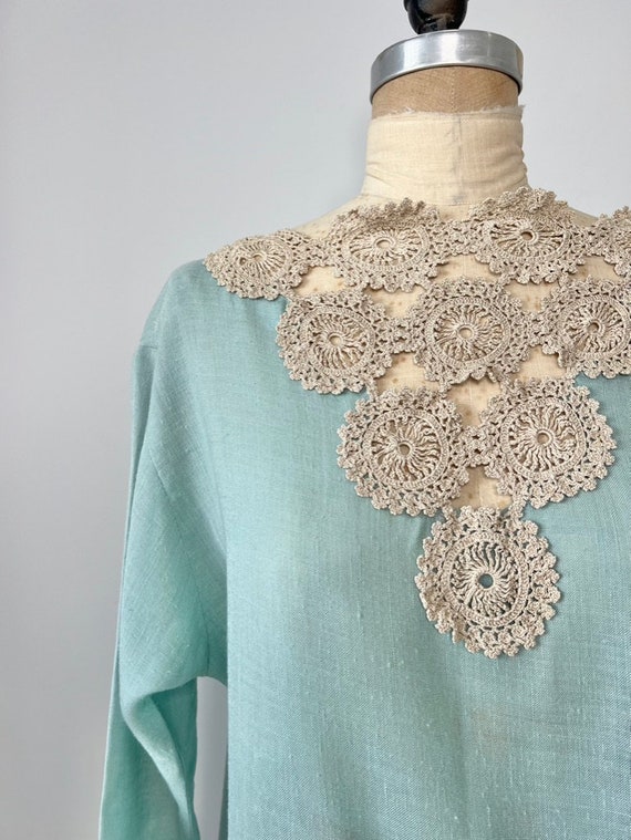 Vintage 1960s Handmade Linen and Crochet Long Sle… - image 7