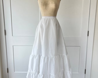 Vintage XS/S Sydney Bush White Ruffle Petticoat Skirt