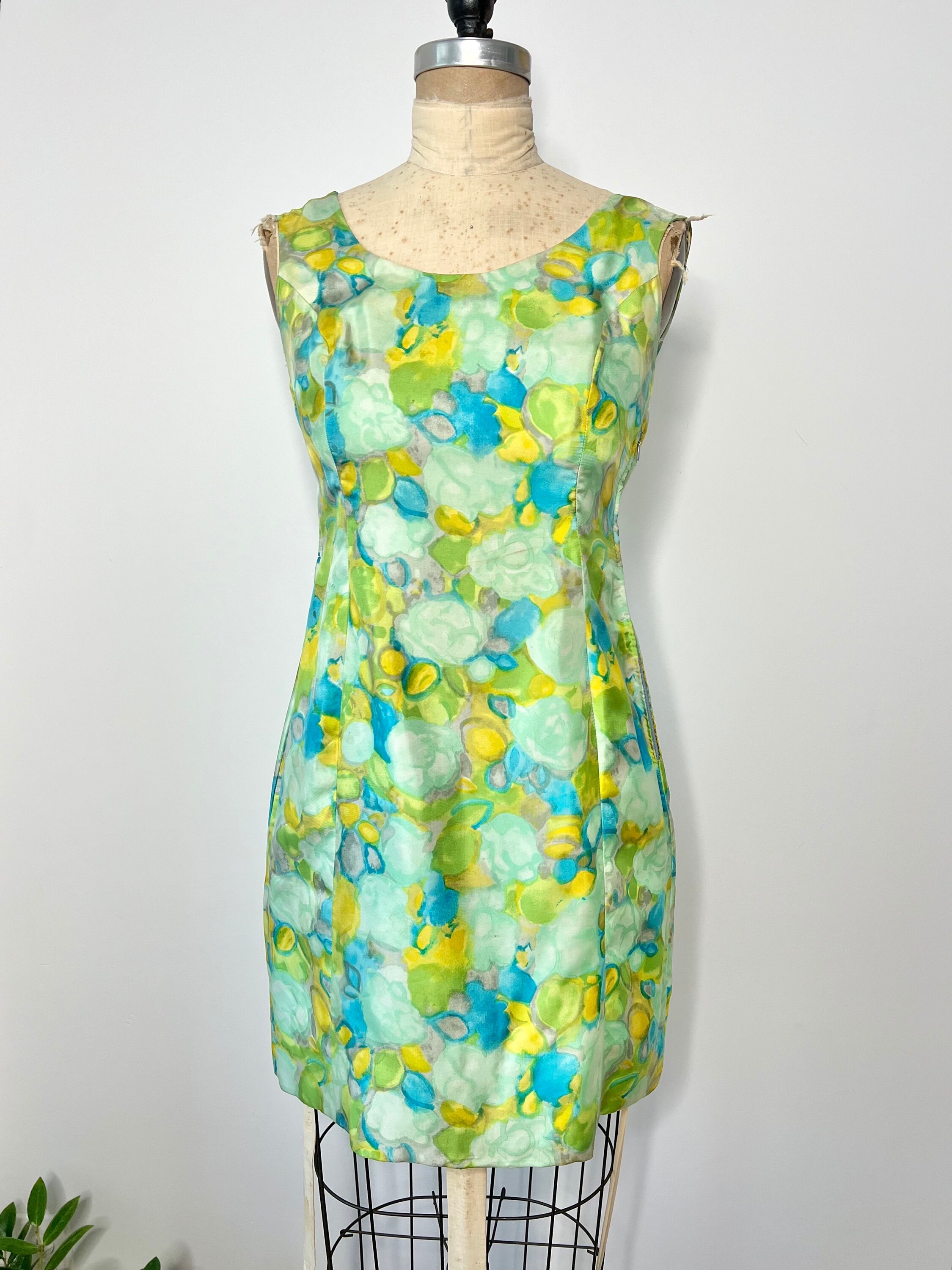 トリートユアセルフFloral vintage like dress Vintage 1960s S/M Tessuto Italiano Abstract Floral Blue