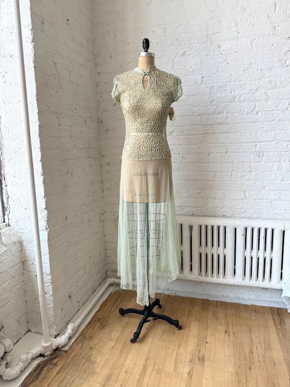 Vintage 1940s S/M Mint Green Netted Lace Cap Sleeve Dress Vintage 1940s S/M Mint Green Netted Lace Cap Sleeve Dress