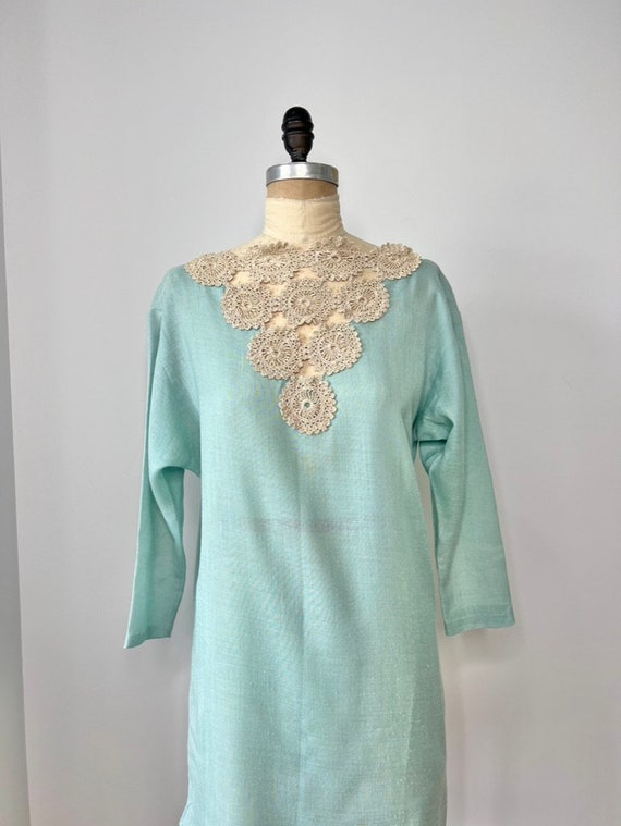 Vintage 1960s Handmade Linen and Crochet Long Sle… - image 4