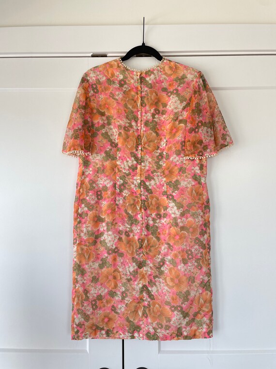 1960s Bright Floral Cosmo Flower Shift Dress - image 9