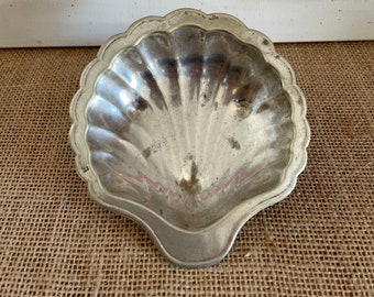 A French vintage silver plated scallop shaped soap, trinket, coins, nut  dish