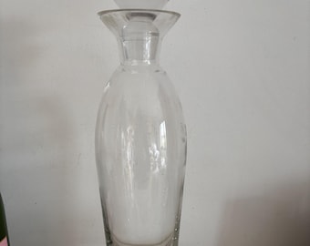 A beautiful 14" tall  Schott Zwiesel crstal clear tall decanter  with  stopper