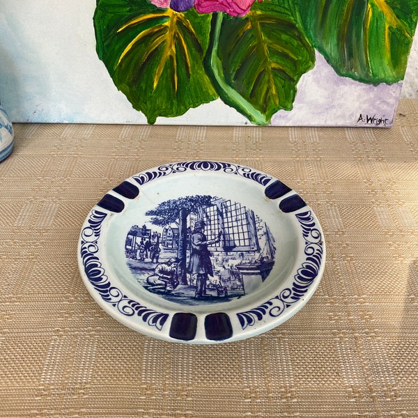 A very large impactful  blue and white hand painted ashtray ' Peintures de Keyn' 1985 Delft Blue Made in Holland