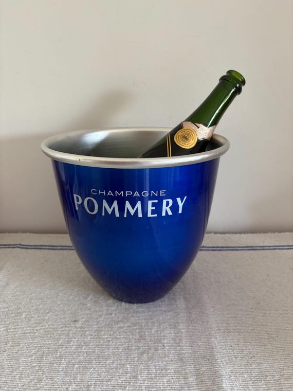 Seau à champagne Pommery en aluminium Modèle ancien gravé Seau