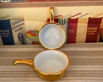 A glamourous pair of  Royal Worcester gold china lustre ware gratin dishes from the 1970s ( shape 32, size 2)