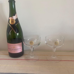 Beautiful Set of 2 French Cristal D&#39;Arques  24% plus lead crystal  champagne coupe  glasses