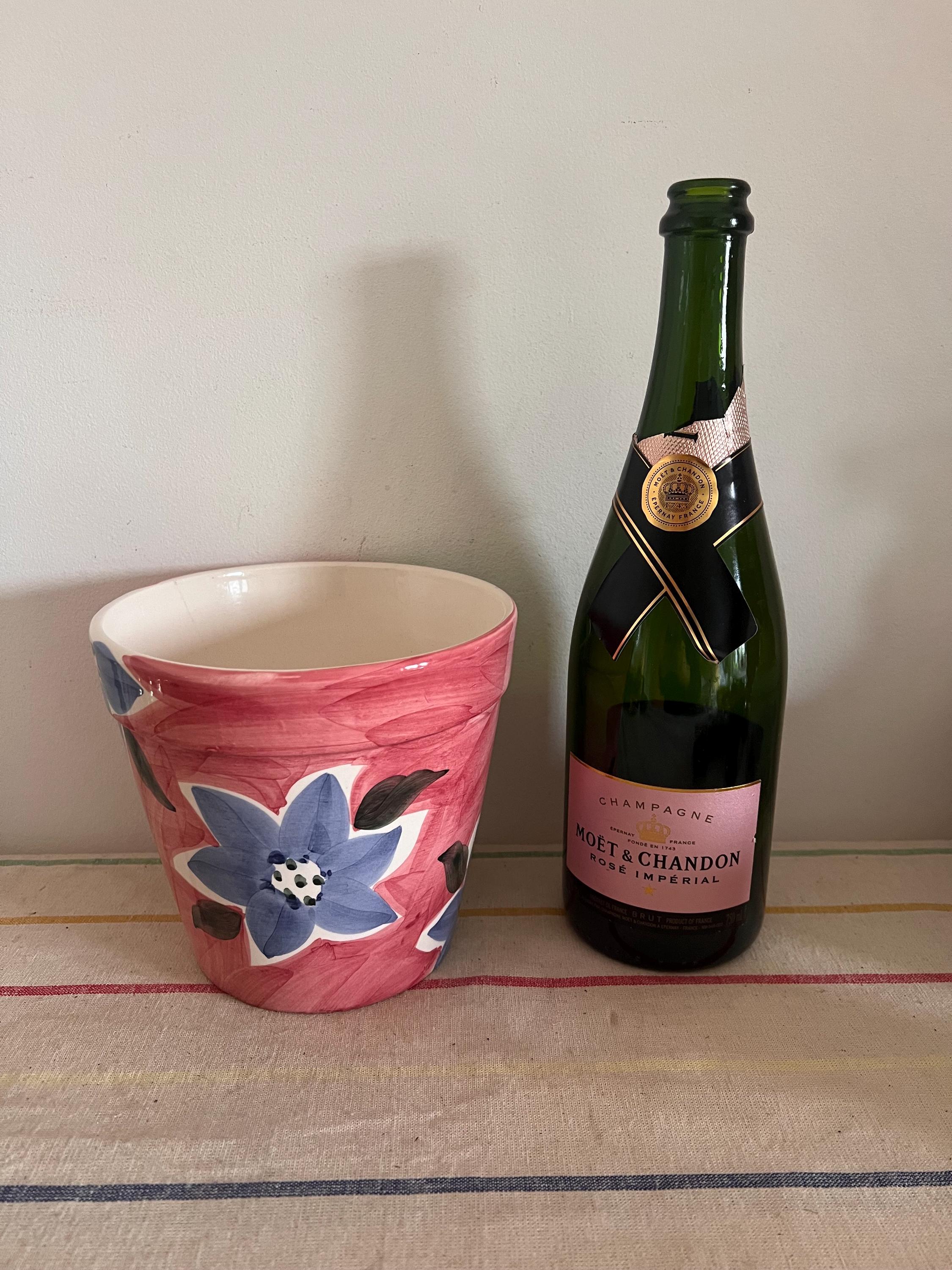 ポルトガルで手描きされた美しいピンク、ブルー、ホワイトの室内用花鉢