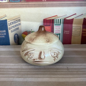 A lovely English iconic vintage Sylvac 516  pickled onion dish that will bring your pickled onions to life