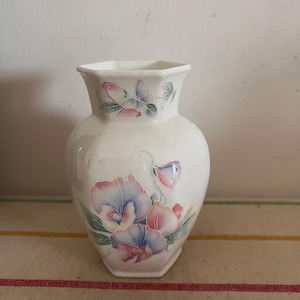 An Aynsley Little Sweetheart medium  5&quot; tall  bone china vase with a pretty pastel  floral design