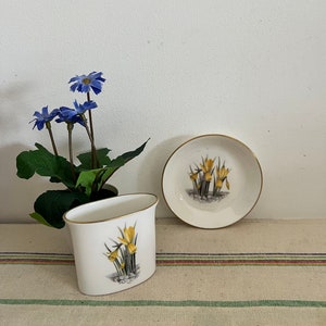 Royal Worcester  fine bone china daffodil design shaped white porcelain dish and mini vase  for trinkets,  keys, nuts, coins, olives