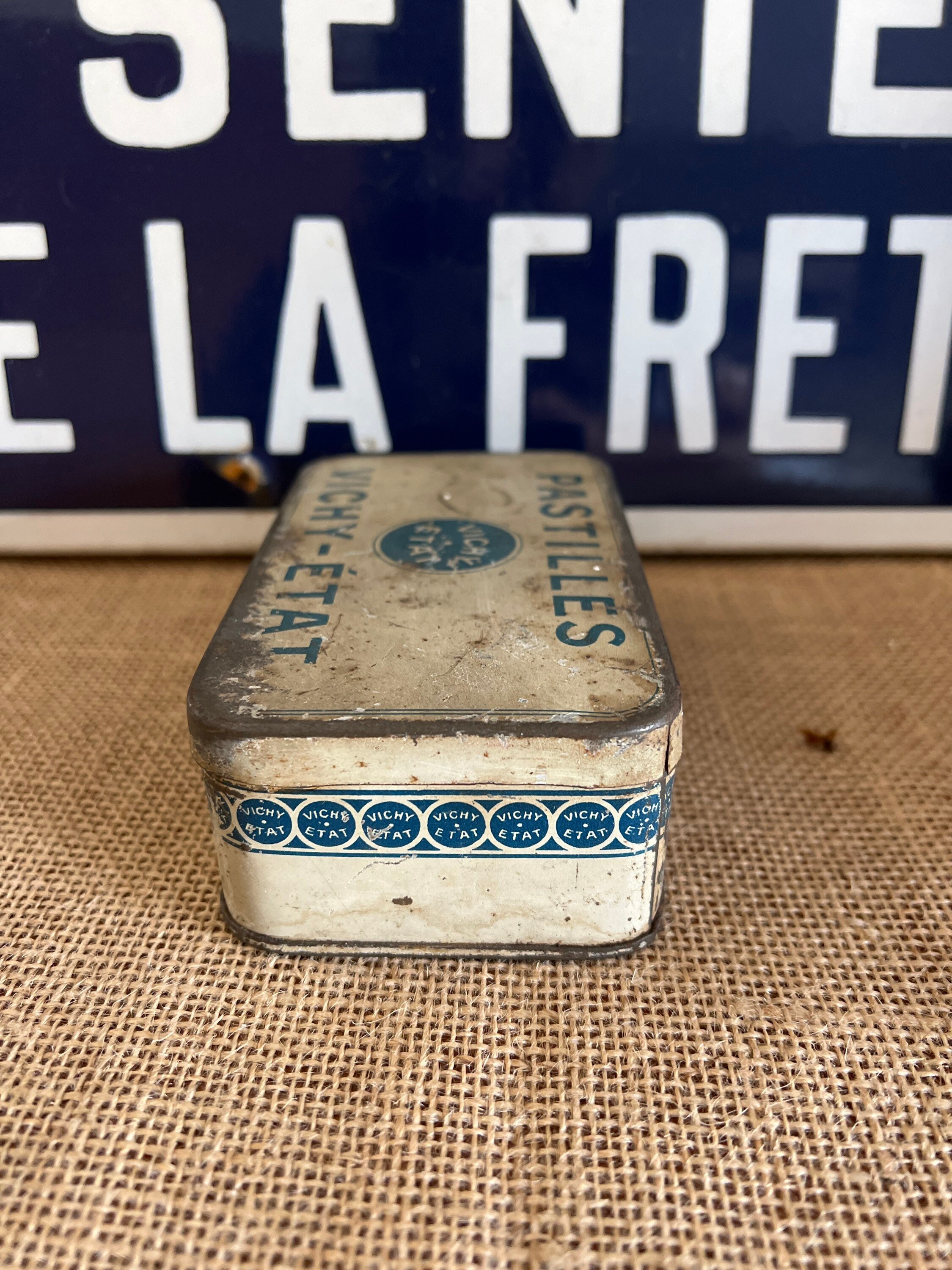 フランス　アンティーク　VICHY  ティン缶　TIN  セット　コレクション フランスアンティーク ブリキ缶 VICHY ヴィシー ティン缶 ミント