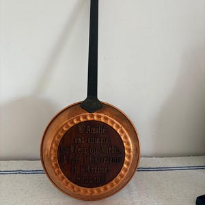 A  fabulous French vintage  decorative copper  frying pan that can be wall hung - Friendship